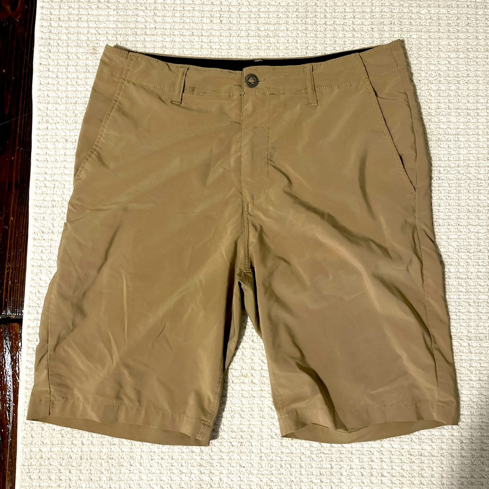 Volcom 34 khaki shorts